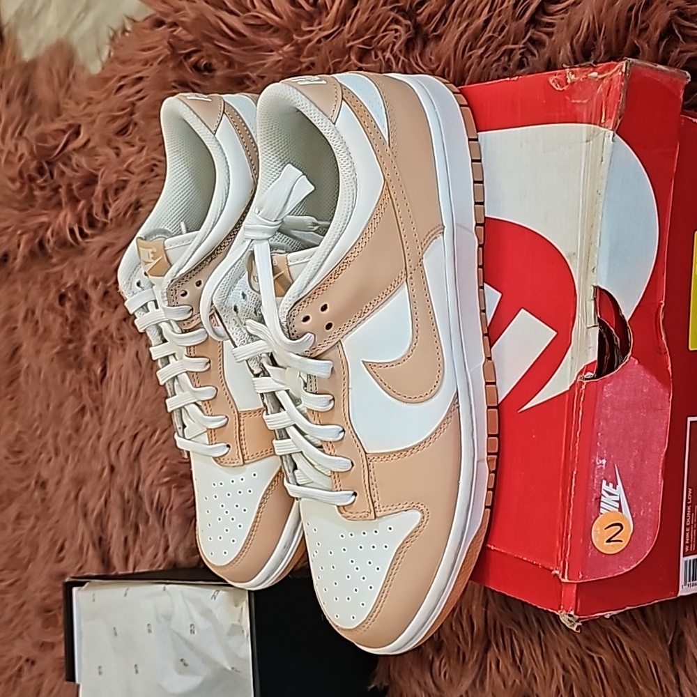 NIB UNISEX NIKE DUNK LOW Size:12W 10.5M